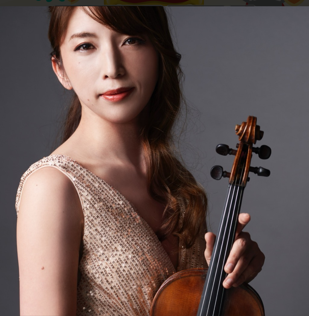 ヴァイオリンを手にする石川寛子